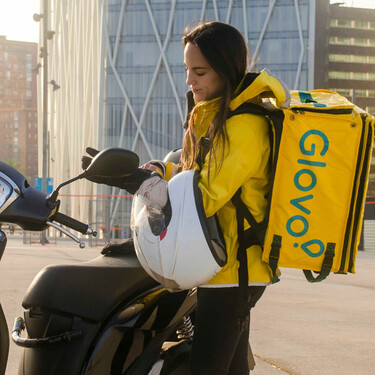Los riders de Glovo van a la huelga, según Comisiones Obreras, por los "abusos laborales que sufren los trabajadores" 