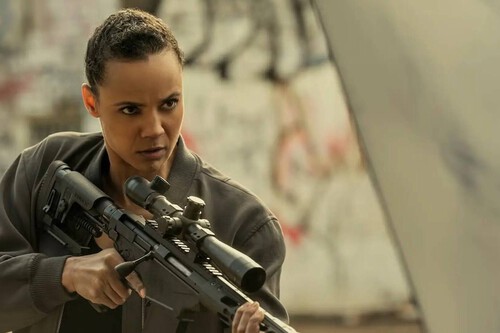 'Neagley' no es 'Reacher' y está bien que sea así. El spin-off de la serie de Prime Video tiene menos puñetazos y una personalidad propia