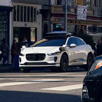 Ni son más baratos ni más rápidos, la gracia de los robotaxis es que no hay que escuchar al taxista. Y la gente paga mucho más por ese privilegio