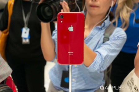 La Apple Store se actualiza para que los usuarios puedan reservar un iPhone XR con los atajos de Siri