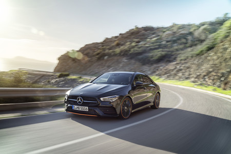 El Mercedes-Benz CLA 2020 por fin es un CLS en miniatura y muy bien dotado de tecnología