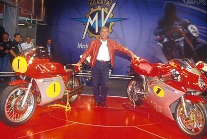 MV Agusta 500 4 y MV Agusta F4 con Giacomo Agostini