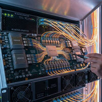 NVIDIA se va a gastar 4.000 millones de dólares en empresas de fotónica. Se está preparando para lo que viene