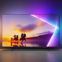 PcComponentes está liquidando esta tele QLED de 55 pulgadas con Ambilight y además te regala seis meses de Movistar Plus+
