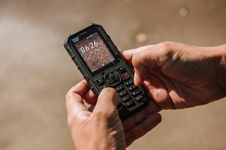Cat B35 Smart 4G: un teléfono todoterreno con KaiOS y un diseño que recuerda a otra época