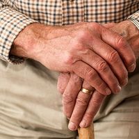 No, los autónomos no tienen capacidad para cotizar por una base mayor 