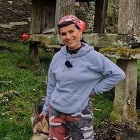 Lucía (27) viviendo en una aldea gallega de 9 personas: "Para mí, la compra del mes ronda los 50 euros, porque entre el huerto y la recolección gasto muy poco" 
