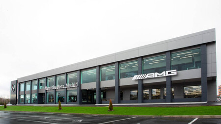 Mercedes-Benz planea vender 11 de sus 12 concesionarios propios en España