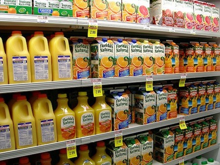 Los zumos de fruta son tan poco saludables como los refrescos