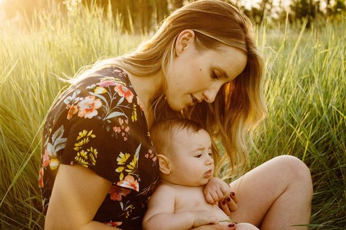 Autoestima para madres recientes: ¡quiérete mucho!