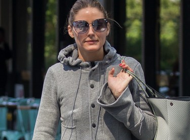 El look con el que Olivia Palermo da la bienvenida al otoño es #WeekendGoals, cómodo y apetecible  