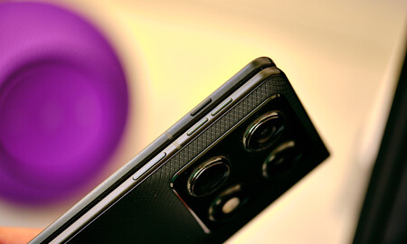 Analisis Motorola Razr Fold 8