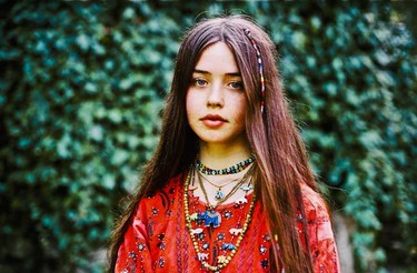 Si tenéis ganas de más Lana Del Rey apuntáos el nombre de Flo Morrissey