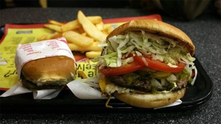 Comer alimentos grasos nos hace consumir más cantidad de alimento
