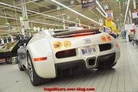 ¿Qué hace un Bugatti Veyron dentro de un supermercado?