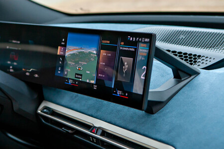 BMW iX xDrive50 pantalla
