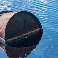 Batacazo al 'greenwashing' de las petroleras: Reino Unido prohíbe anuncios de Repsol, Shell y Petronas por publicidad engañosa 