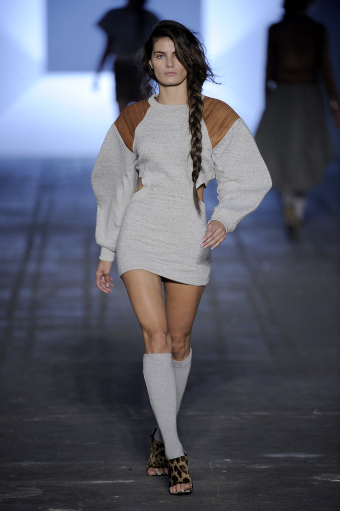 Largas trenzas por Alexander Wang para la Primavera-Verano 2010