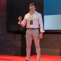 Ni sentadilla ni hip thrust: Aitor Zabaleta, experto en hipertrofia muscular, explica qué ejercicio es mejor para hacer crecer tus glúteos