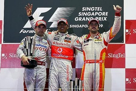 Fernando Alonso en Singapur: de aspirar al top-ten al tercer escalón del podio