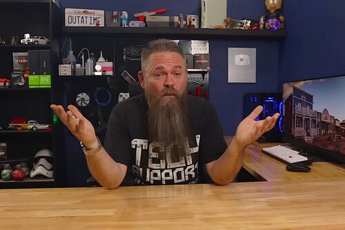 Ele achava que o YouTube estava excluindo seus vídeos a mando da Microsoft, mas no fim conseguiu recuperá-los, embora não soubesse como.