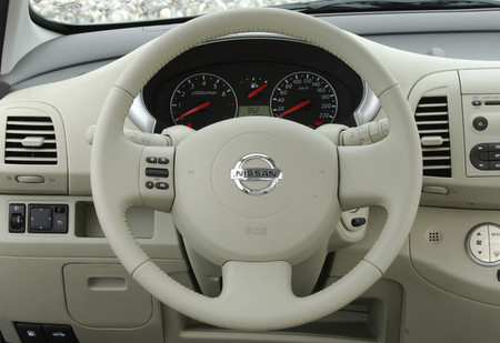 Nissan Micra volante