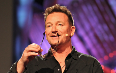 Bono quiere que Apple alcance los mil millones de cuentas en iTunes con su nuevo formato musical