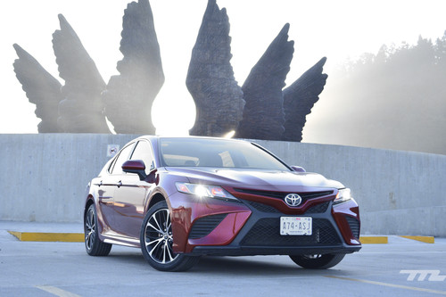 Toyota Camry 2018, a prueba: mejora en todo para gustarte más