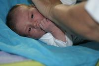 Revisiones del niño sano: qué revisan los médicos en los recién nacidos