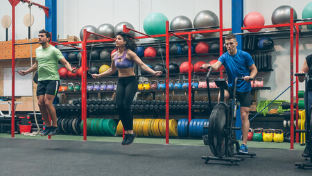 Una rutina de HIIT rápida y apta para principiantes en solo 15 minutos