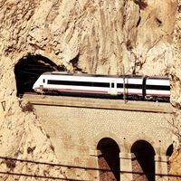 La liberalización del tren en España ha sido un éxito para los viajeros. El problema es que las empresas están perdiendo un dineral 