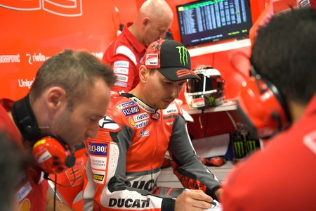 Jorge Lorenzo, frustrado tras los test de Tailandia: "No hemos sido competitivos en ningún momento"