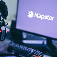 Auge y caída de Napster, el servicio que puso en jaque a la industria musical y la transformó decisivamente