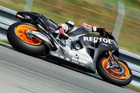 Marc Márquez y Dani Pedrosa estrenan la Honda RC213V 2015
