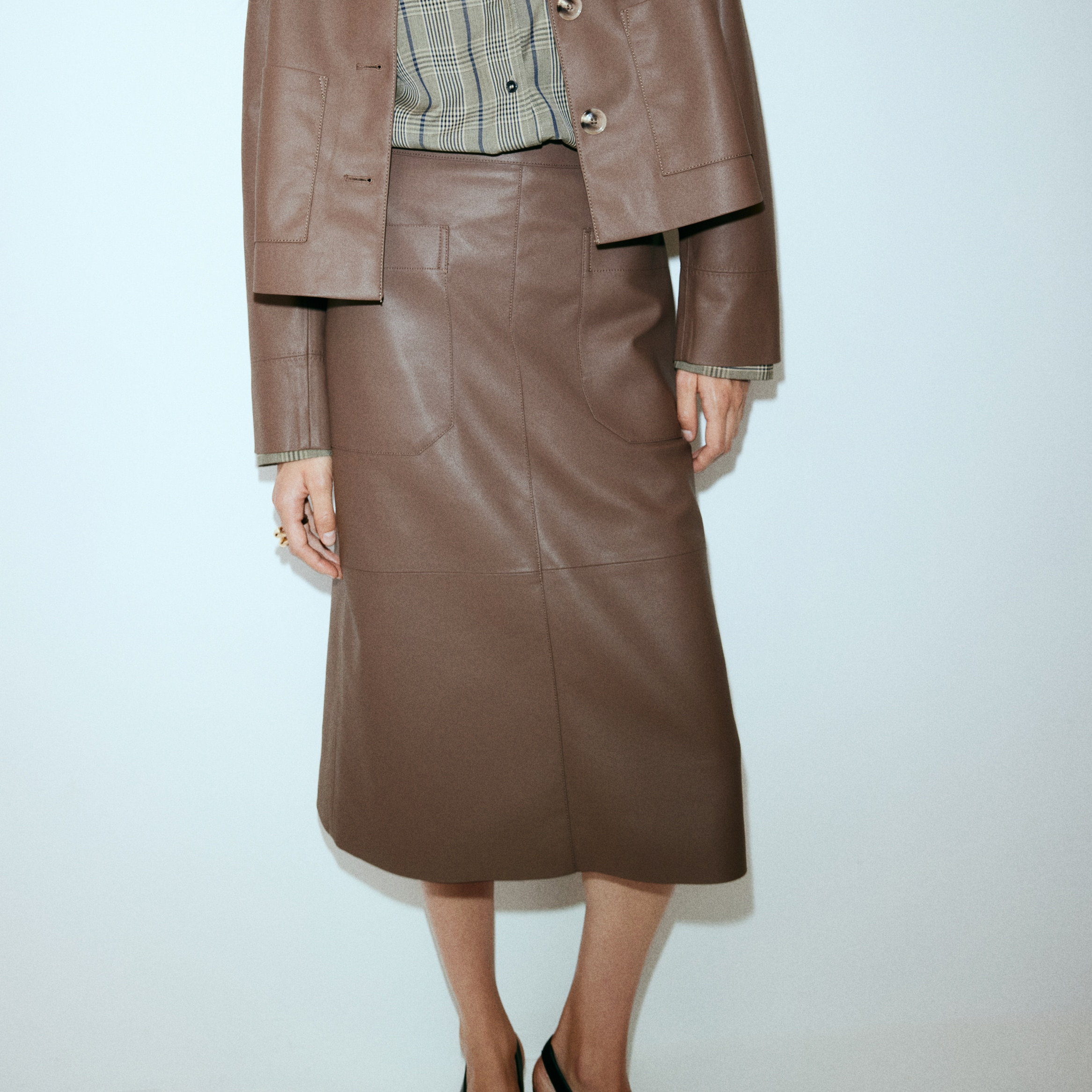 Falda midi revestida