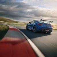 El Subaru BRZ tS vuelve a negarse al turbo con mejores frenos, suspensiones y aerodinámica