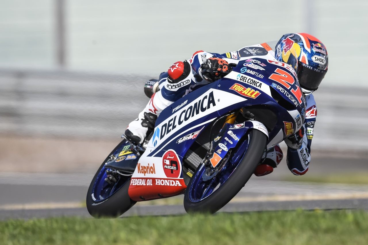 Fabio Di Giannantonio tira de agresividad para llevarse una merecida victoria de Moto3 en Brno