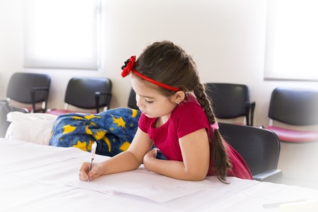 Orange ofrecerá conexión a internet gratis a 500 familias de escasos recursos con hijos escolarizados