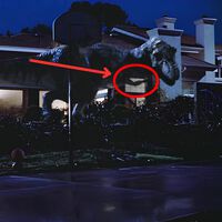 Si paras Jurassic Park: El Mundo Perdido en el minuto 1:48:43, verás que el T-Rex tiene complejo de Michael Jordan 