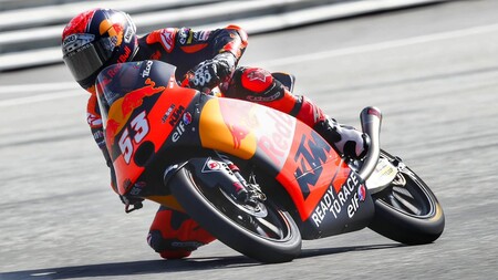 Deniz Öncü se estrena como poleman de Moto3 tras una dura caída de Sergio García; Pedro Acosta, quinto