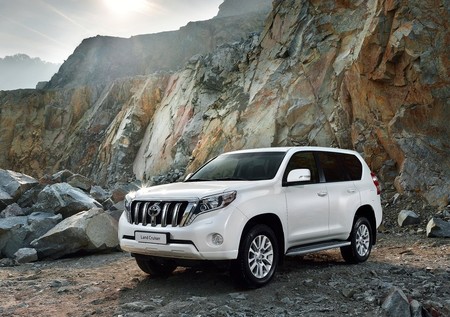 Toyota Land Cruiser 2014 1024 02