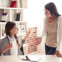 "A los adolescentes, la vida real les parece lenta": hablamos con Diana Jiménez sobre cómo afecta la crianza en la era de la inmediatez