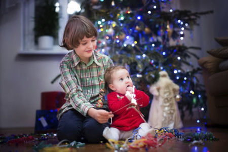 5 DIY para hacer con niños y adornar el árbol esta Navidad