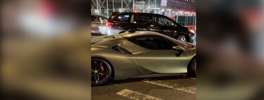Cuando eres tan millonario que todo te da igual: deja tirado su Ferrari de medio millón de euros en medio de un cruce de Nueva York y se larga