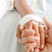 Curan la leucemia a un niño de seis años con una terapia pionera en la sanidad pública
