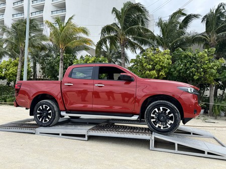 Mazda BT-50 2025