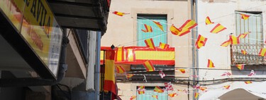 España se ha llenado de banderas en los balcones por el Mundial: esto dice la Ley de Propiedad Horizontal al respecto