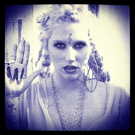 Las hay fantasmas... y luego está Ke$ha que se acuesta con ellos