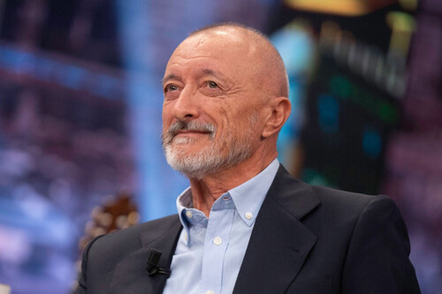 Arturo Pérez-Reverte lamenta la última tendencia del cine reciente: "Tienes que llevar barba de tres días y una mirada de trauma mal digerido" 