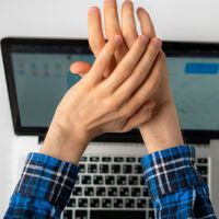 Câmera aberta? O detalhe no hardware do seu Dell que impede invasões e protege sua privacidade 